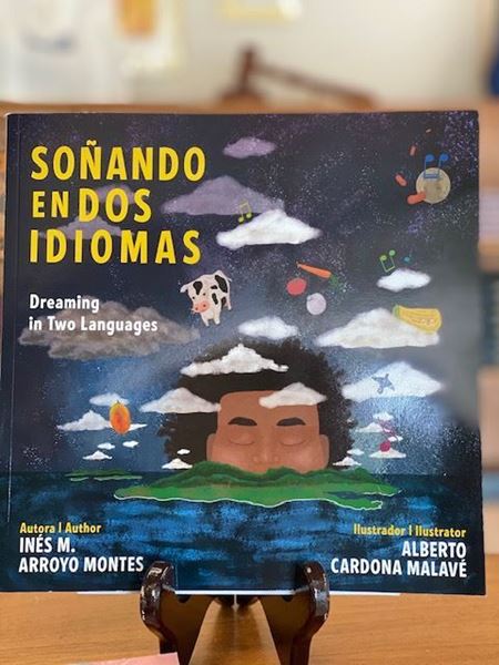 Picture of Soñando en dos idiomas. Dreaming in Two Languages